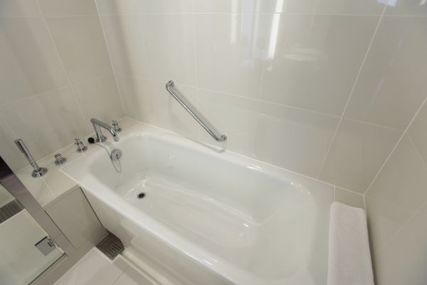 Cost of Bathtub Repair in Forney